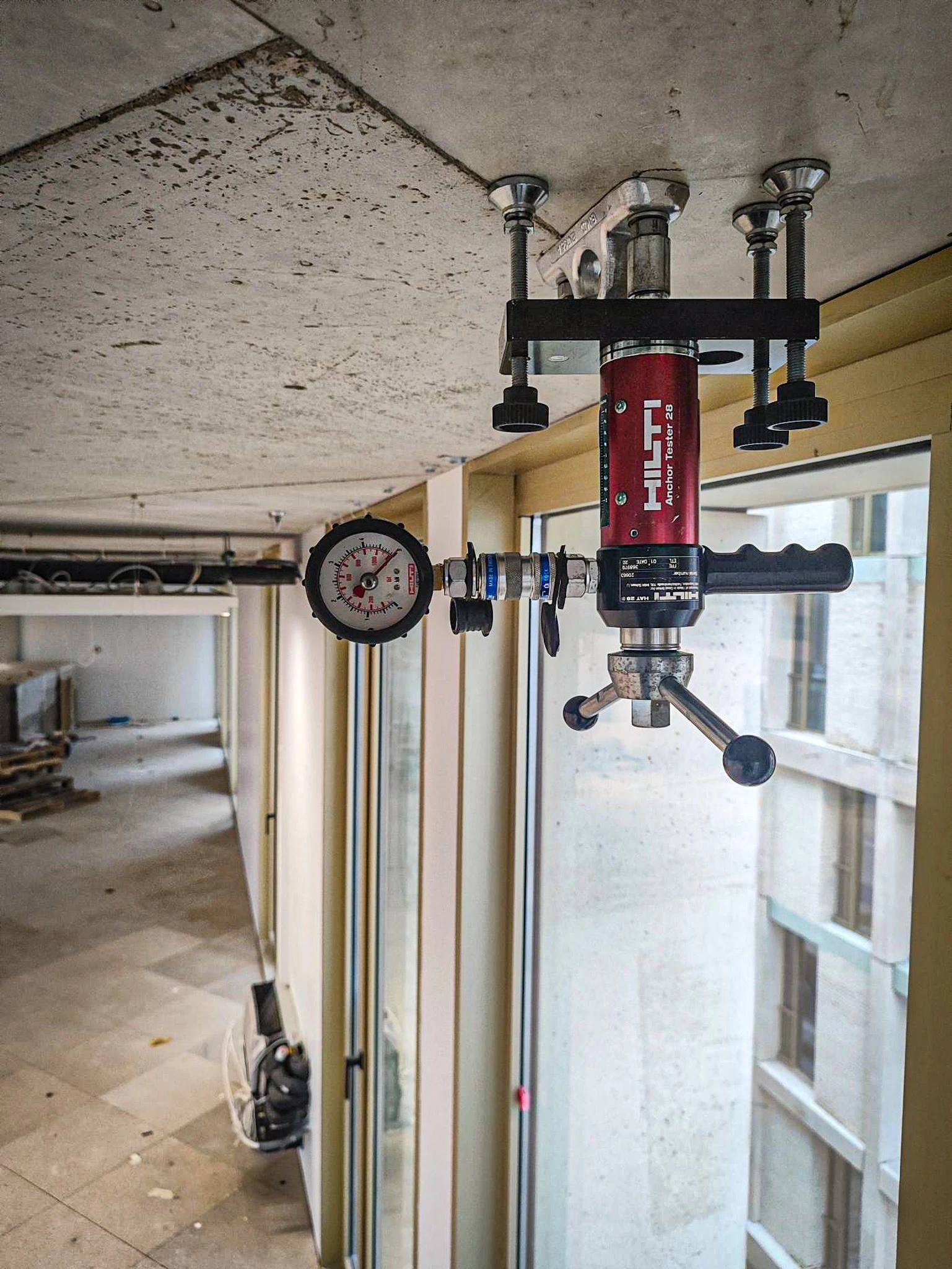 Intervention de cordistes MS Access pour finitions et anticipation chez GTM BÄTIMENT AQUITAINE à Bordeaux (bâtiment) – 2